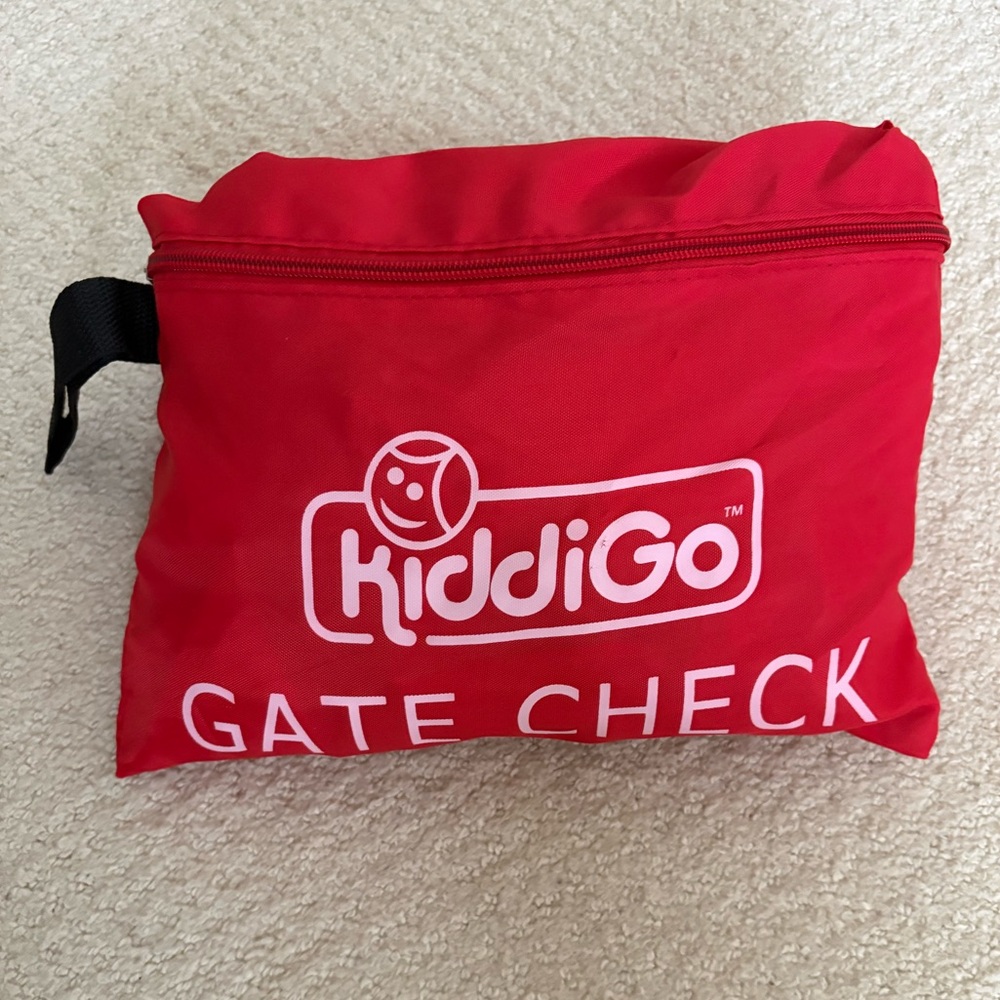 KiddiGo Red Gate Check Bag